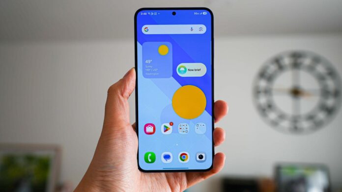 Samsung is giving existing Galaxy phone users a $240 gift for free - here's how to accept it