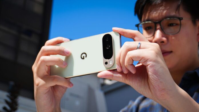 I ran a 100x camera zoom test with the Pixel 10 Pro and Samsung S25 Ultra - and there's a clear winner