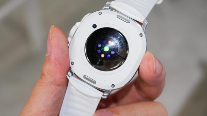 This 30-second routine keeps my Samsung Galaxy watch running like new every month