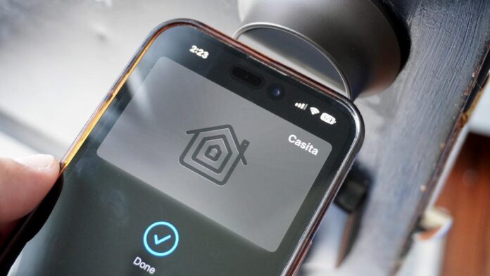 I replaced my deadbolt with this Apple HomeKey smart lock - and it's an iPhone user's dream